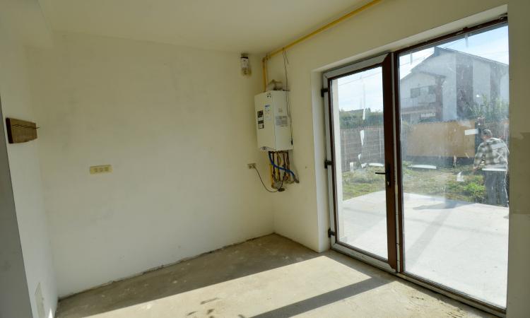 Casă P+1+M la alb în Clinceni, Str. Sabarului