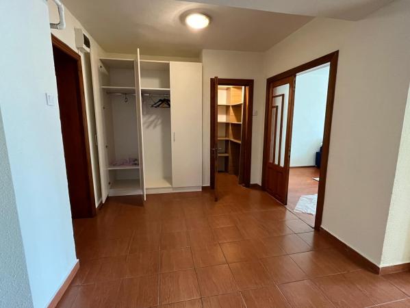 Unirii - Bld. Unirii - Piata Alba Iulia - 3 balcoane - stradal