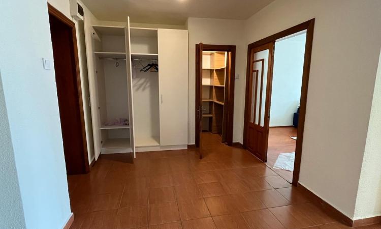 Unirii - Bld. Unirii - Piata Alba Iulia - 3 balcoane - stradal