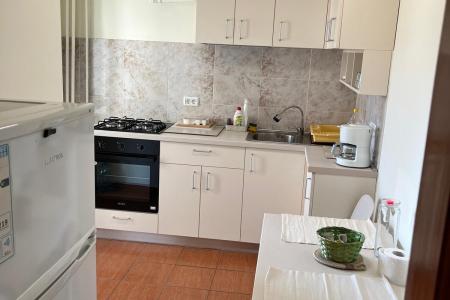 Unirii - Bld. Unirii - Piata Alba Iulia - 3 balcoane - stradal