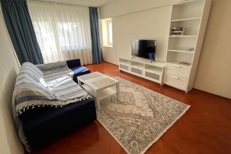 Unirii - Bld. Unirii - Piata Alba Iulia - 3 balcoane - stradal