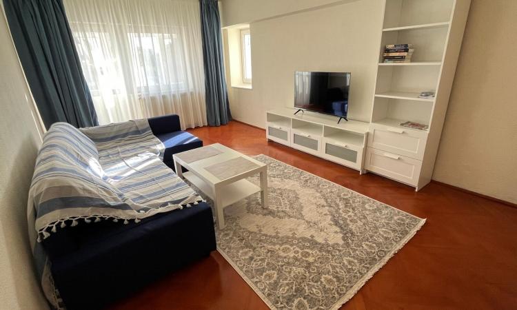 Unirii - Bld. Unirii - Piata Alba Iulia - 3 balcoane - stradal