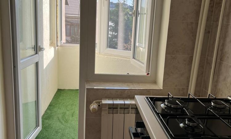 Unirii - Bld. Unirii - Piata Alba Iulia - 3 balcoane - stradal