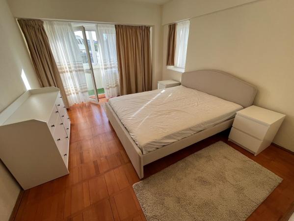 Unirii - Bld. Unirii - Piata Alba Iulia - 3 balcoane - stradal