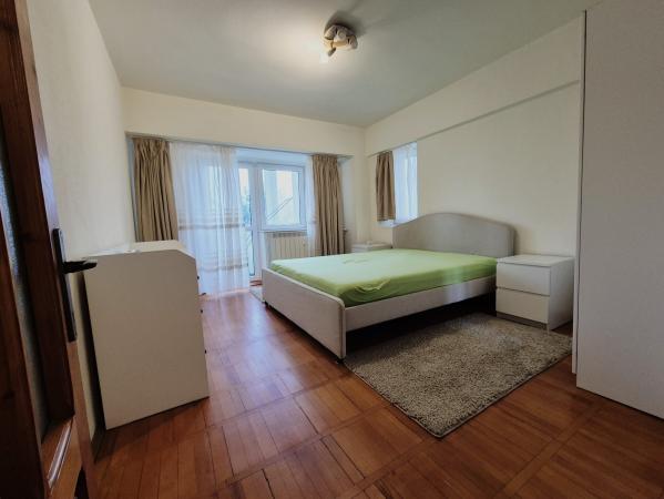 Unirii - Bld. Unirii - Piata Alba Iulia - 3 balcoane - stradal