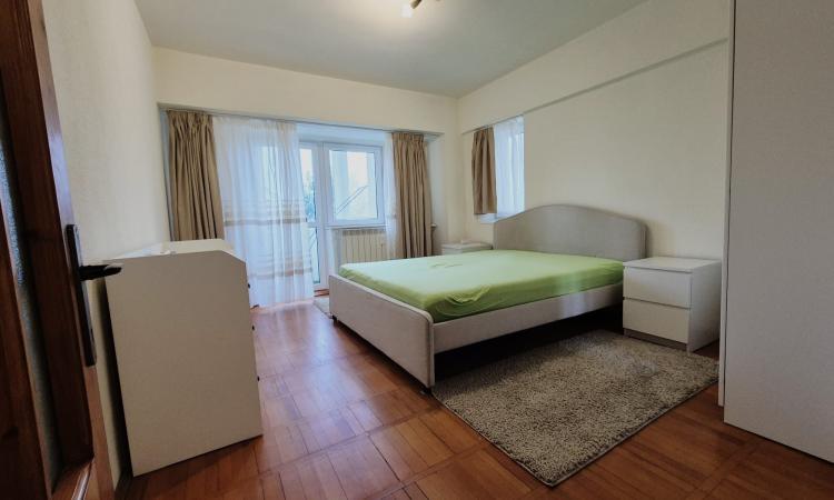 Unirii - Bld. Unirii - Piata Alba Iulia - 3 balcoane - stradal
