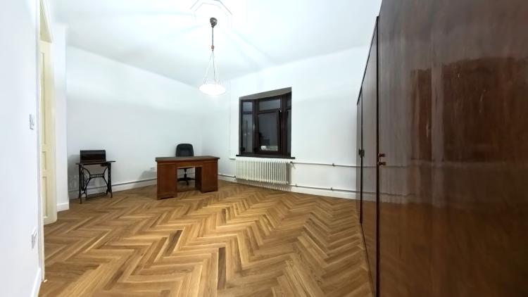 Casă pentru Birouri – 120 mp, Curte 100 mp, Complet Renovată 2025 – Vatra Luminoasă, Str. Competiției