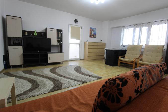 Calea Calarasilor - Piata Muncii - 2 balcoane - bloc mixt