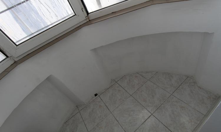 Calea Calarasilor - Piata Muncii - 2 balcoane - bloc mixt