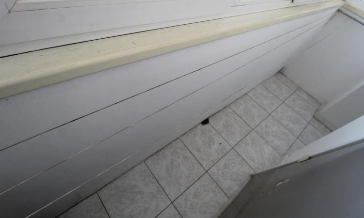 Calea Calarasilor - Piata Muncii - 2 balcoane - bloc mixt