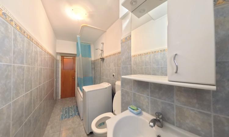Garsonieră spațioasă 47 mp, stradal Bulevardul Unirii – mobilată, utilată, 2 balcoane