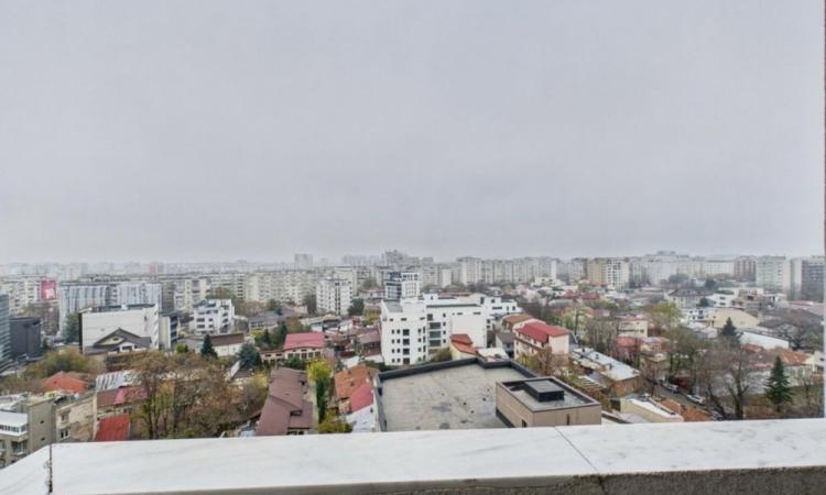 Decebal - Piata Alba Iulia - centrala proprie - vedere panoramica