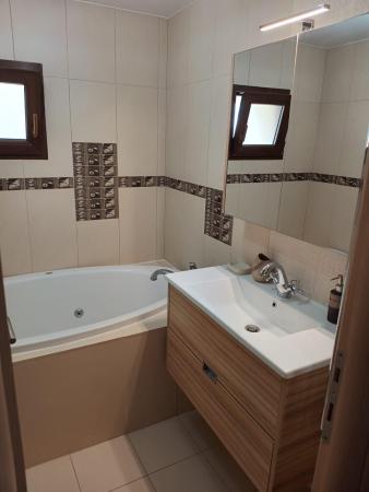 Calea Calarasilor - metrou Piata Muncii - loc de parcare ADP - 3 camere