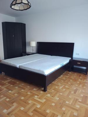 Calea Calarasilor - metrou Piata Muncii - loc de parcare ADP - 3 camere