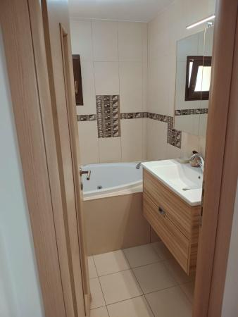 Calea Calarasilor - metrou Piata Muncii - loc de parcare ADP - 3 camere