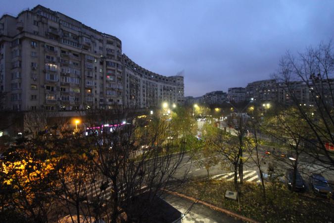 Piata Alba Iulia - Rond Alba Iulia - 70 mp - vedere integral pe fata