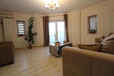 Decebal-Piata Alba Iulia-vedere bulevard-studio complet renovat