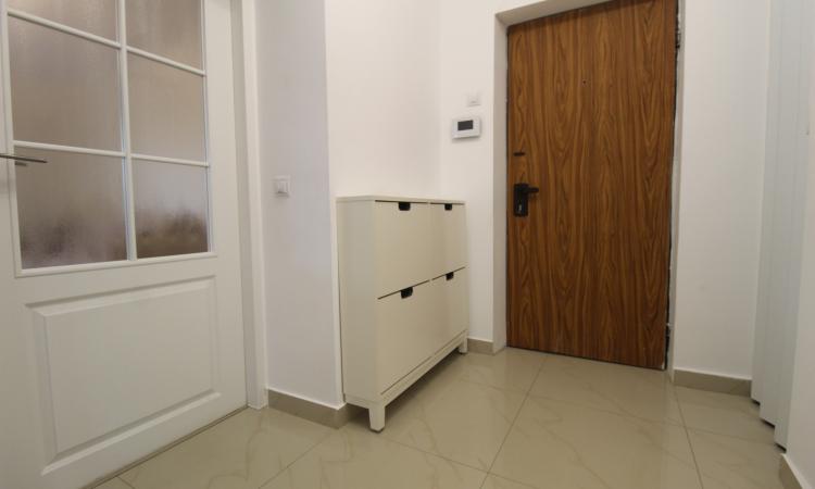 Decebal-Piata Alba Iulia-vedere bulevard-studio complet renovat