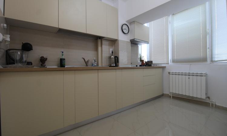 Decebal-Piata Alba Iulia-vedere bulevard-studio complet renovat