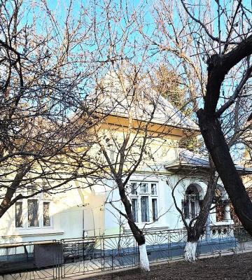 Bucurestii Noi - Damaroaia - Casa +1, teren 815 mp