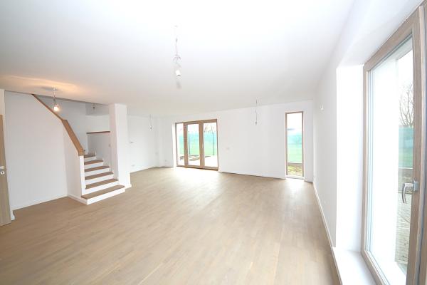 Otopeni, Odăile – Ansamblu privat, vilă Duplex P+1, curte proprie.