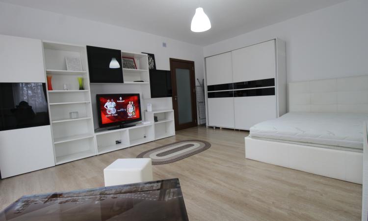 Piata Alba Iuia - Rond Alba Iulia - Burebista - bloc mixt