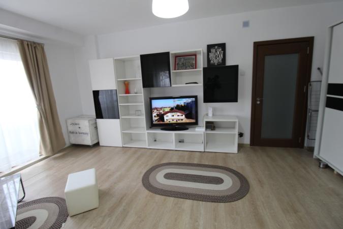 Piata Alba Iuia - Rond Alba Iulia - Burebista - bloc mixt