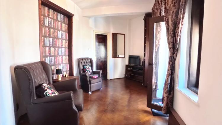 Romana - Victoriei - Str Grigore Alexandrescu - 2 camere cu centrala proprie