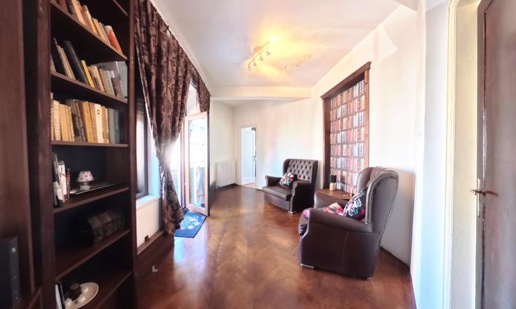 Romana - Victoriei - Str Grigore Alexandrescu - 2 camere cu centrala proprie