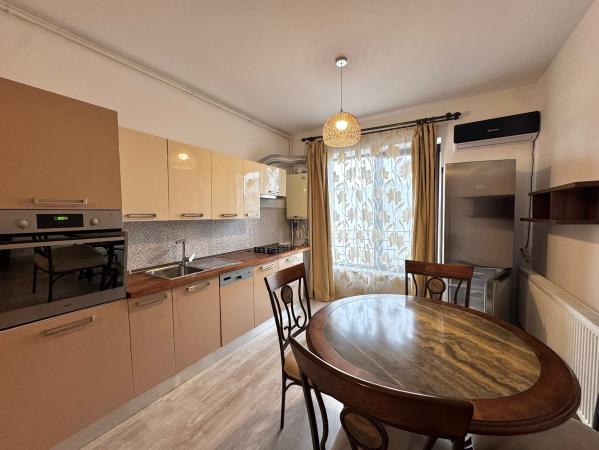 3 Camere - Decebal - Rond Alba Iulia - Bloc Nou - Parcare