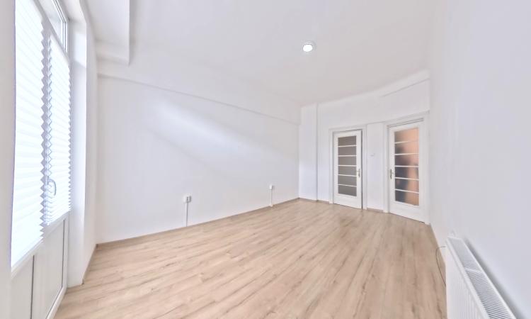 Victoriei- Romana - Lascar Catargiu - 3 camere - 87 mp utili cu centrala proprie