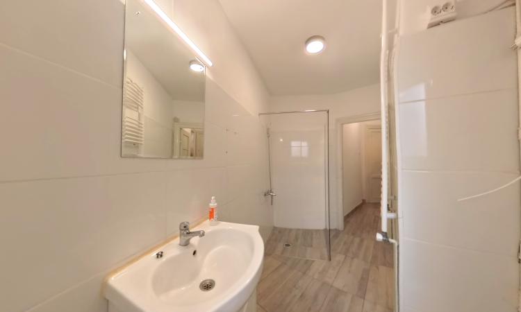 Victoriei- Romana - Lascar Catargiu - 3 camere - 87 mp utili cu centrala proprie
