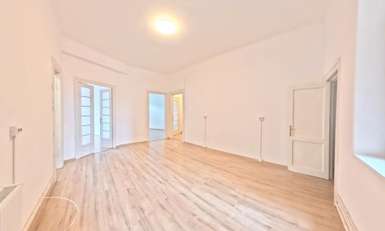 Victoriei- Romana - Lascar Catargiu - 3 camere - 87 mp utili cu centrala proprie