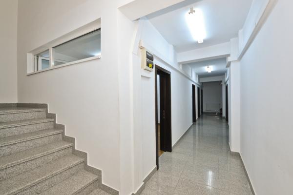 1 Mai, Inginer Zablovschi, Vila D+P+1E+M, 600 mp construiti, ideala birouri, clinica, comercial.