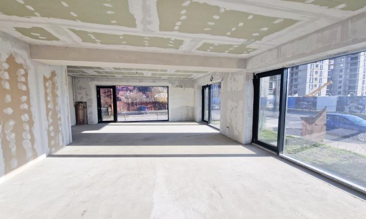 Spatiu comercial stradal, apropiere metrou Straulesti
