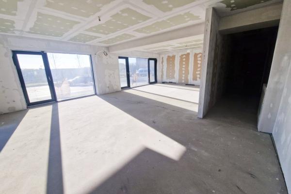 Spatiu comercial stradal, apropiere metrou Straulesti