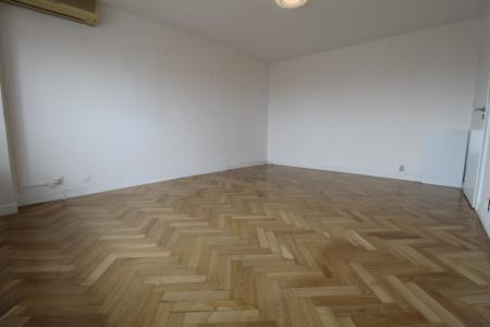 Piata Alba Iulia - Rond Alba Iulia - Banca Transilvania -studio renovat