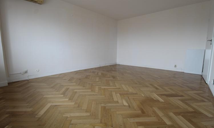 Piata Alba Iulia - Rond Alba Iulia - Banca Transilvania -studio renovat
