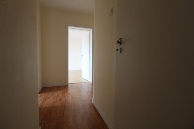 Piata Alba Iulia - Rond Alba Iulia - Banca Transilvania -studio renovat