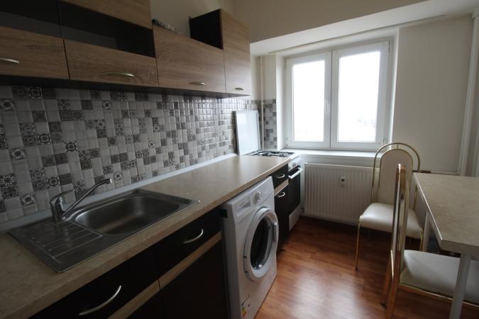 Piata Alba Iulia - Rond Alba Iulia - Banca Transilvania -studio renovat