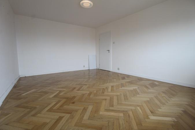 Piata Alba Iulia - Rond Alba Iulia - Banca Transilvania -studio renovat
