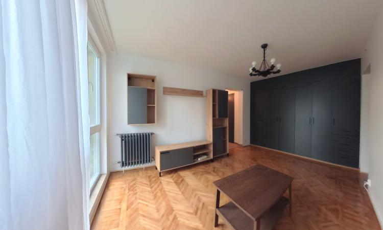 Titan / Str Barajul Bicaz/ Piata Minis /2 Camere renovat/mobilat/utilat