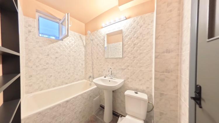 Titan / Str Barajul Bicaz/ Piata Minis /2 Camere renovat/mobilat/utilat