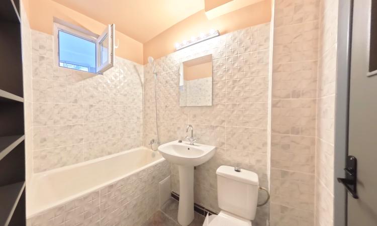 Titan / Str Barajul Bicaz/ Piata Minis /2 Camere renovat/mobilat/utilat