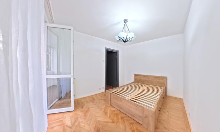 Titan / Str Barajul Bicaz/ Piata Minis /2 Camere renovat/mobilat/utilat