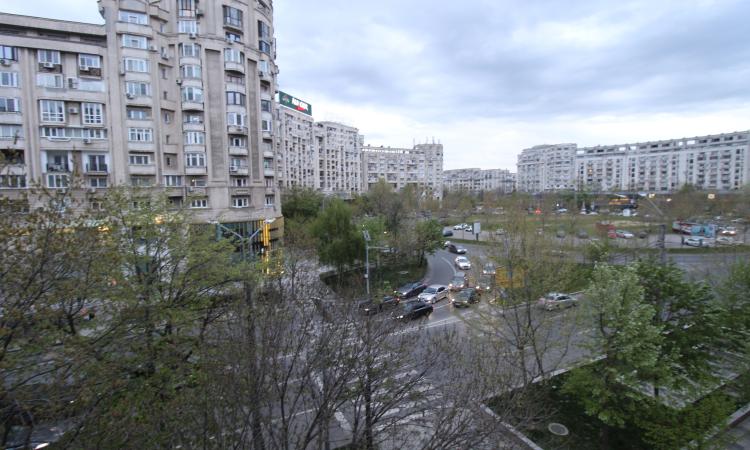 Piata Alba Iulia - Decebal - studio prima inchiriere - vedere bulevard