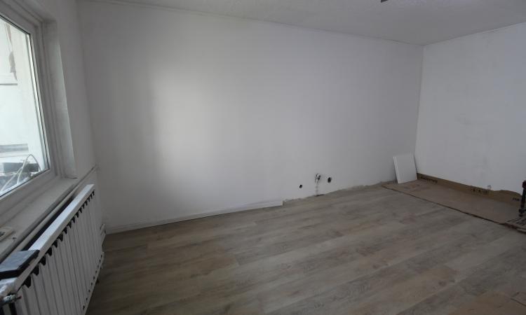 Decebal - metrou Piata Muncii - bloc mixt - studio renovat