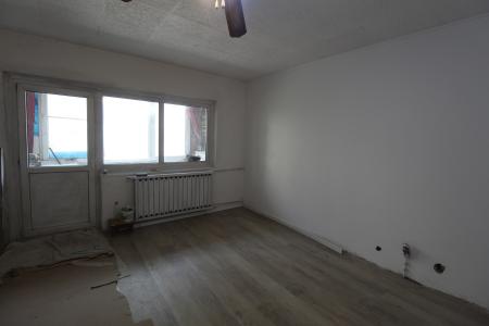 Decebal - metrou Piata Muncii - bloc mixt - studio renovat