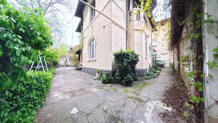 Dorobanti /str Ioan Voda Caragea /apartament 2 camere /pivnita