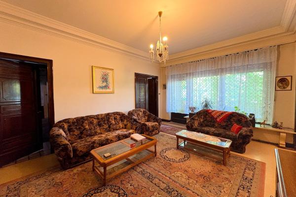 UNIRII-MIRCEA VODA, apartament in vila interbelica, 6 camere, 190 mp